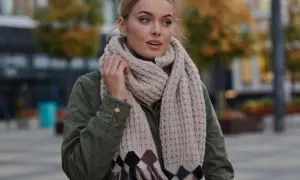 Jakie czapki i szaliki pasują do zielonej kurtki? Modne zestawy